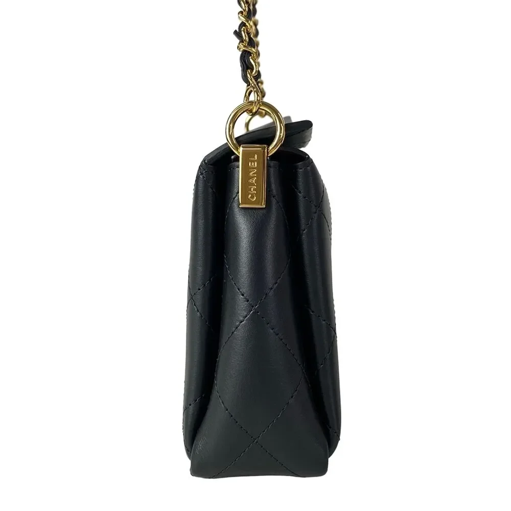Chanel Matelasse Shoulder Bag AS6255